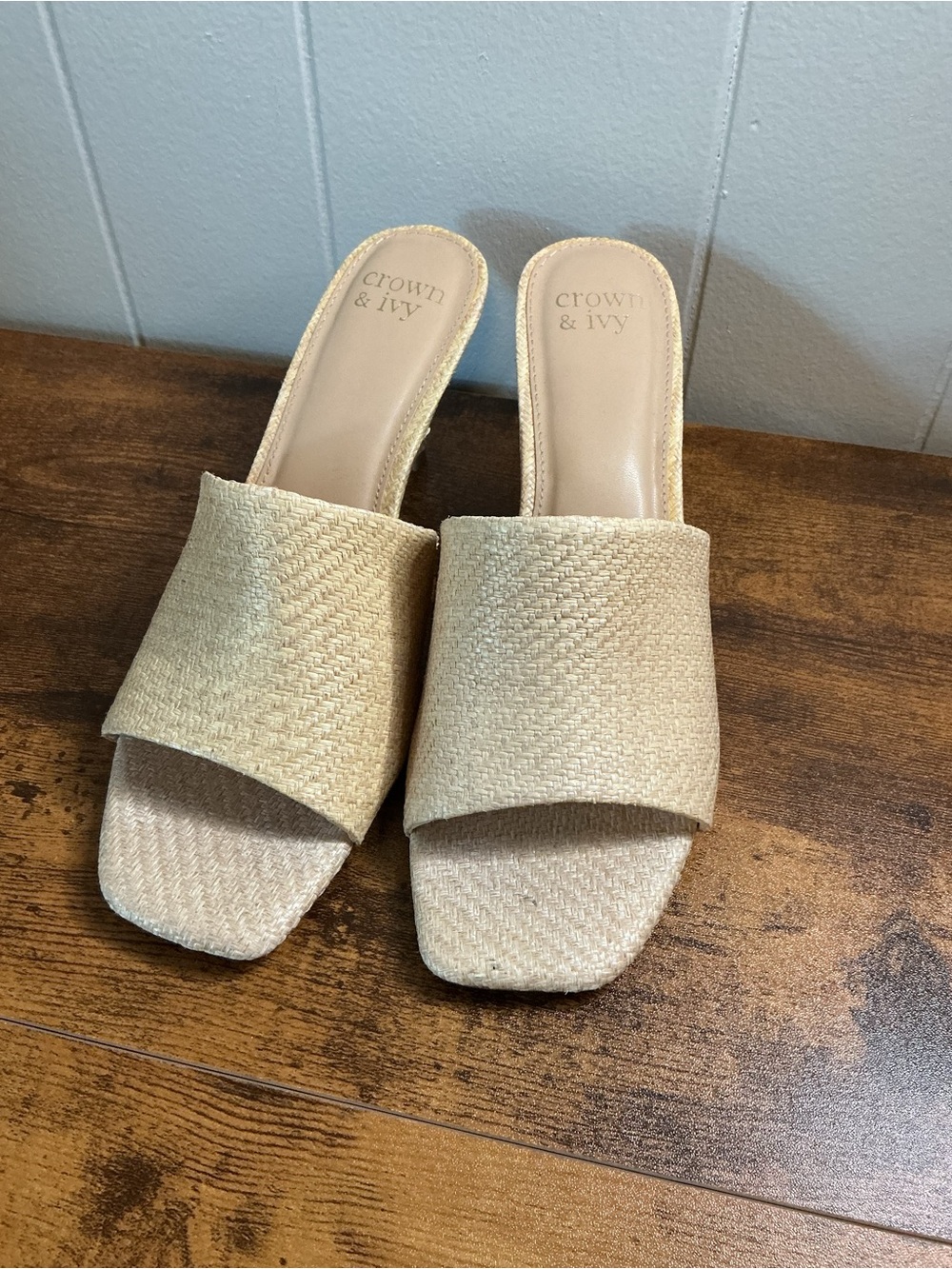 EUC Women’s Size 10 Crown & Ivy, Brook Style Heels